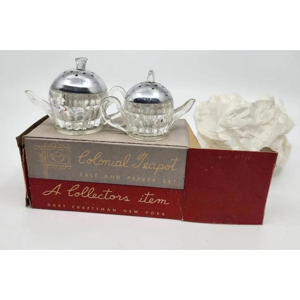 Vintage Salt & Pepper Shakers Colonial Teapot W/Box Dart Craftsman NY ~ Plastic